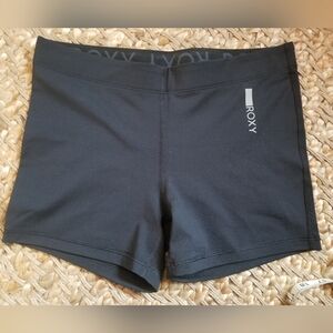 Roxy active short